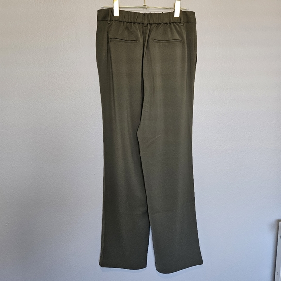 Quince | Stretch Crepe Pleated Wide Leg Pants Olive, Womens 12 - Picture 9 of 10